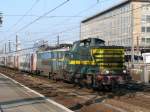 BR 16 Bei meiner Ankunft in Br�ssel-S�d sah ich gerade noch, wie 1601 samt Dostowagen von 8248 abgeschleppt wurde. Aufgenommen am 01/04/2009.