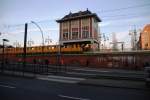 Berlin, 31.03.2009, Blick auf den U-Bahnhof Warschauer Stra�e, an dem ...
