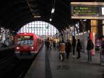 Eine 474 DT bei der Einfahrt als S31 nach Neugraben ...