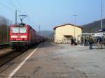 Die RB aus Saalfeld (Saale) hat gerade den Endbahnhof Gro�heringen ...
