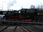 65 1049-9 auf der Scheibe des Bw Dresden-Altstadt.20.03.09  ...