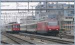 460 032-5 �berholt einen allein fahrenden RBe 4/4 540 057-7 ...