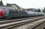 Re 6/6 wartet auf die weiterfahrt in Spiez.
08.04.2009  ...