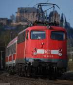 Unterm Marburger Landgrafenschloss (VIII). Nahverkehr ist anstrengend f�r eine Schnellzuglok. ...