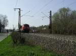 218 456-2 und eine Schwesterlok ziehen am 9.4.2009 IC 2013 ...