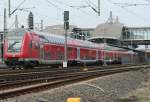 Der RE1 von Hamm nach Aachen beim Verlassen von D�sseldorf ...