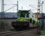 kbs-620-main-weser-bahn Unterm Marburger Landgrafenschloss (XVIII). Noch eine Ladung M�hdrescher, von 155 257-9 gezogen, das scheint eine regelm��ige Fahrt zu sein. (07. April 2007, 18:05)
