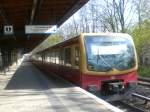 S-Bahn Berlin S-Bahnlinie 1 nach S-Bahnhof Oranienburg im S-Bahnhof Mexikoplatz.