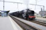 241 A 241.A.65 macht nach kurzem Aufenthalt das Gleis frei f�r die regul�ren THURBO-Z�ge. Romanshorn, 4.4.09.