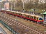 481/482 400 + 075 + 227 am 6.4.2009 in Berlin-Hermannstr. ...