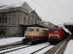 Die 103 245 mit einem ICE Ersatzzug und die 143 ...