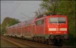 Am 11.4.2009 schiebt 111 126 ihren RE10433 an der alten ...