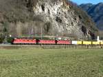 Drei (!) Re 6/6 fahren mit einem Postzug nach H�rkingen ...