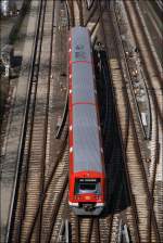 Triebzug 4597 (474 097/597) ist als S31 von Altona nach ...