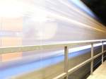 Impression mit l�ngere Belichtungszeit bei einer einfahrenden U-Bahn am Marienplatz, ...