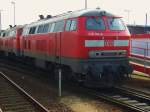 218 181-6 bringt am 6.4.09 einen leeren Autozug an die ...