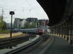 101 054-5 schiebt am ...  Pascal Ost 16.04.2009