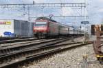 Re 460 094-6 befindet ...  Sandro Gadola 19.04.2009