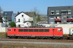 Energiecontainer 155 243-9 zieht einen Chemikalien-Kesselwagenzug durch Boppard. (Lokportrait, April ...