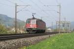 Re 6/6 11672 auf Solofahrt am 21.4.09 zwischen Tecknau und ...