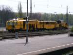 Eine Stopfmaschine (eine 09-32/4S Dynamic und ein SSP 110) im ...