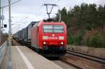 185 177 zieht am 22.03.09 den LKW-Walter durch Burgkemnitz Richtunng ...