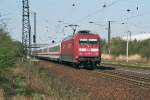 101 137-8 am 10.04.2009 kurz vor den Weimarer Bahnhof aus ...