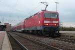 Dieser RE aus Stuttgart kommend hat hier vor dem Endbahnhof ...
