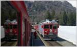 R1635 mit ABe 4/4 III 51 Poschiavo kreuzt den R1654 ...