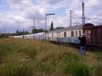 Aufeinmal sind da Gep�ckwagen ...  Felix H�hne 03.05.2009