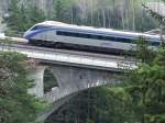 Ein Cisalpino �berquert eine ...  Andreas Mack 03.05.2009