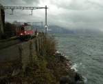 Bahnhof mit Sturmanschluss: Re 4/4 II 11337 f�hrt am 10. ...