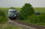 VT 5145 (5145.01 und 5145.14) mit Nostalgiesonderverkehr, unterwegs von Ernstbrunn ...