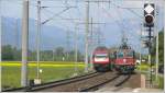 re-4-4-ii-re-420 RE3811 und IC572 begegnen sich bei Maienfeld. (03.05.2009)