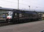 mrce-mitsui-rail-capital-europe MRCEdispolok ES 64 U2 - 014 (182 514-0)steht abgestellt auf einem Zwischengleis (Gleis 8 - 9) im Stuttgarter Bahnhof. (01.05.2009)