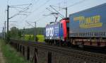 Re 482 Nachschuss auf 482 045-2 mit ihrem DGS 43677 ALSK - Novara kurz nach der Durchfahrt in Reinfeld (Holst.) am 26.04.09.