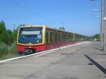 S-Bahn Berlin S-Bahnlinie 75 nach S+U Bahnhof Spandau im S-Bahnhof Gehrenseestra�e.