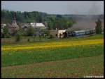 BR 464 464.202 mit Zvl.Os 39314 von Olomouc �ber Pardubice, Jaromer, Stara Paka bis Liberec, Einfahrt am Haltepunkt Levinska Olesnice am 01.05.2009