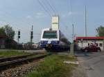 Die 4020 231-9 verl�sst die Bahnhaltestelle Gerasdorf p�nktlich um 17:00 ...