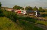 Endlich mal im Sonnenlicht erwischt: 1216 025 vor �BB Eurocity ...