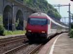 Ein IC am 28.08.2008 bei der Durchfahrt in Veytaux-Chillon.  ...