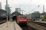 In einem sanften S m�ndet Gleis 2 in den Hallen ...