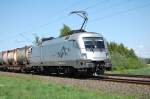 ES 64U2-101 HUPAC am 12.05.2009 bei Woltorf  ...