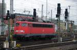 B�gelfalte 110 437-1 wartet im Gleisvorfeld von Frankfurt/M Hbf. (April ...