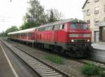 Vorsicht am Gleis 1 ausfahrende 218 491-9 aus Kirchheim/T - ...