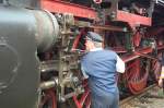 Die 01 519 wird in Offenburg nochmal ge�lt  ...