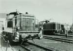 BR 260 Bundesbahn-Querschnitt im Bw Hof nach dem Motto 'Alles war rot ist..' , aufgenommen am 11.06.1987 mit der Museumslok 260 150, 211 296 und 798 641. Es fehlt eigentlich nur eine rote K�f und eine 218. Aber ich bin ja schon froh �ber das Bild, das ich auch in 'bunt' habe. Die V60 war hier hin verliehen und konnte von mir auch im Az-Dienst gesehen werden...