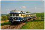 br-5145-5045 VT 5145.(5-teilig) als R 16003 bei der R�ckfahrt vom zweiten Oldtimertreffen in Ernstbrunn am 3.5.2009 kurz nach der Ausfahrt aus dem Bahnhof Wetzleinsdorf. (Nachschuss)