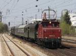 E 69 Die E 69 005 am 13.04.2009 mit dem Ostersonderzug bei der Durchfahrt am Heimeranplatz (M�nchen).