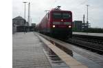Abendd�mmerung und Spr�hregen am 14.05.09 in Reutlingen.
Soeben ist die 143 ...